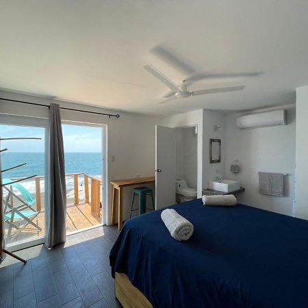 Black Sand Beachhouse Monterrico Bagian luar foto