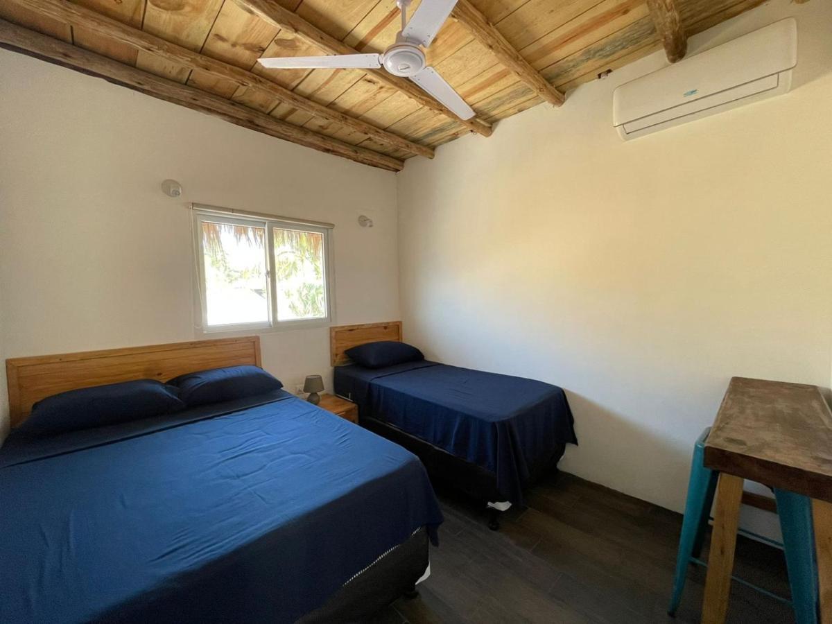 Black Sand Beachhouse Monterrico Bagian luar foto