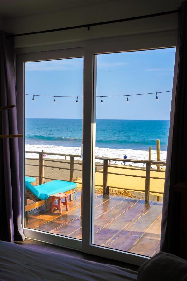 Black Sand Beachhouse Monterrico Bagian luar foto