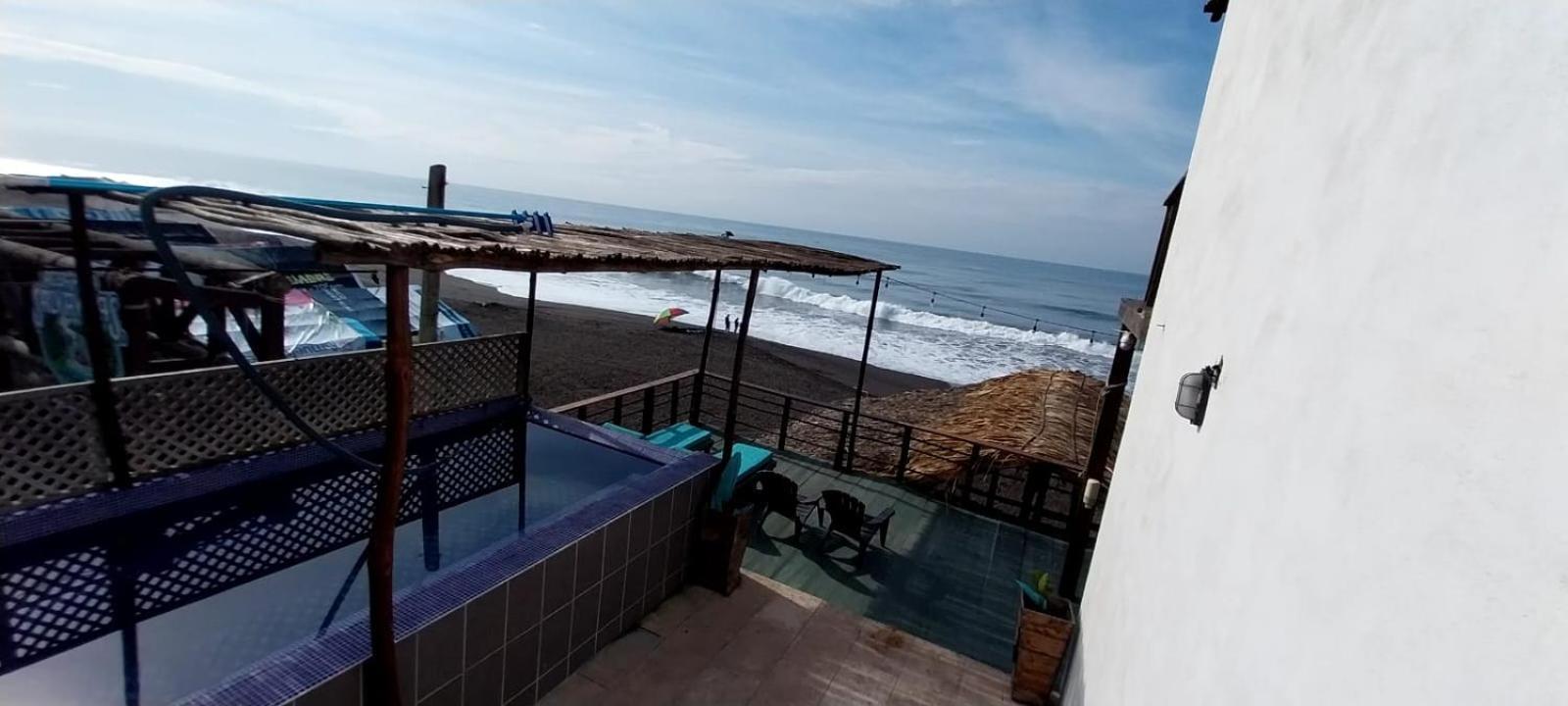 Black Sand Beachhouse Monterrico Bagian luar foto